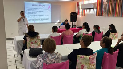 Como parte de la Brigada Rosa se ofreció un taller de autoexploración en el IMM Torreón. (EL SIGLO DE TORREÓN)