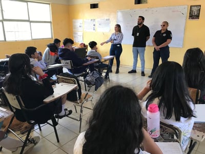 Autoridades de Gómez Palacio coordinan el protocolo Mochila Segura en escuelas de la ciudad. (CORTESÍA)