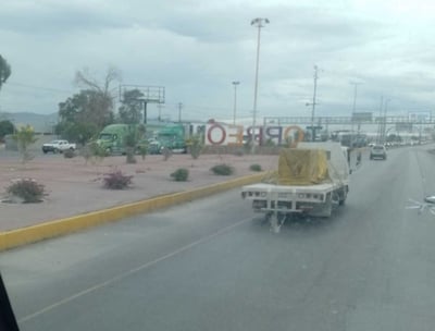 Denuncian traileros extorsión de policías en el retén que se encuentra en la entrada a Torreón, por el periférico.