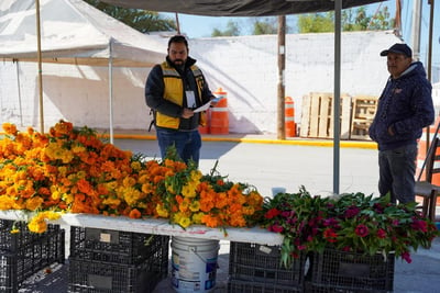 En San Ignacio se contará con 60 comerciantes, entre ellos ocho dedicados a la venta de flores.
