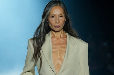 Yuri Fukuhara, la modelo de 55 años de edad que desfiló en el 080 Barcelona Fashion