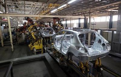 De esta manera, la fabricación de vehículos ligeros en México acumula un crecimiento interanual de 15.91 % en los primeros 10 meses de 2023 y las ventas nacionales registran una subida de 24.71 %. (ARCHIVO)