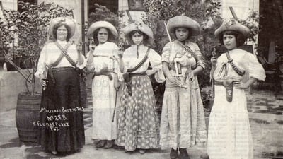 Las mujeres de la época también se reunían en clubes, donde debatían y reflexionaban sobre el clima social y sus derechos. (ESPECIAL)