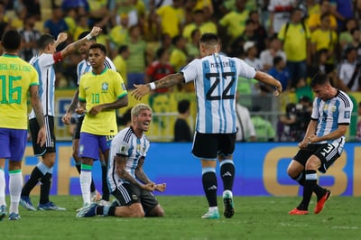 La victoria, en cambio, le permitió a los campeones mundiales olvidar la histórica derrota ante Uruguay. (EFE)