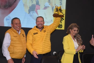 Santiago Taboada se viste de amarillo; PRD respalda al precandidato