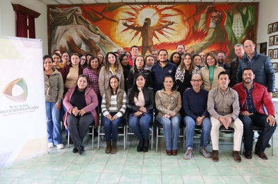 Trabajadores de diversos departamentos del Ayuntamiento de Arteaga, participaron en la Capacitación sobre la Ley General de Responsabilidades Administrativas y la Ley del Sistema Anticorrupción del Estado de Coahuila.