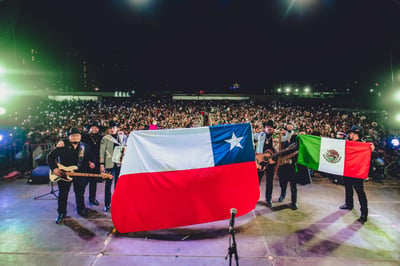 Imagen Los Dos Carnales llevan la música norteña a Chile