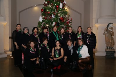 Integrantes del Club de Jardinería Alhelí en el festejo de su 40 aniversario (EL SIGLO DE TORREÓN/ENRIQUE CASTRUITA)
