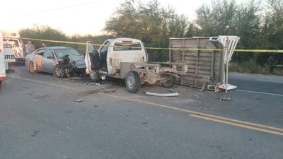 El conductor de una camioneta que se dirigía a un establo a cargar leche, resultó gravemente herido.