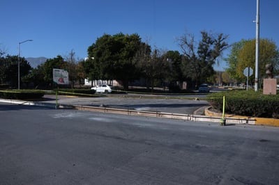 Sin permiso, vecinos de Torreón Jardín cerraron el cruce de Laguna Norte y Jesús María del Bosque al tránsito vehicular. (VAYRON INFANTE / EL SIGLO DE TORREÓN)