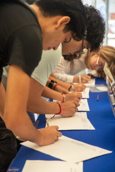 Participaron estudiantes de nueve facultades de la Universidad Juárez del Estado de Durango, con una inscripción de 134 alumnos.