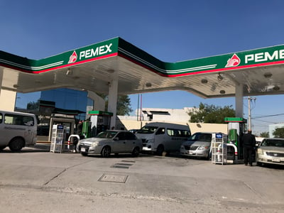 Así, el costo total de ese tipo de combustible que es el de mayor consumo en México es de 22.14 pesos en promedio. (ARCHIVO)