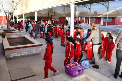 En La Laguna de Coahuila volvieron a las aulas alrededor de 175 mil estudiantes, en Durango son cerca de 200 mil alumnos. (FERNANDO COMPEÁN / EL SIGLO DE TORREÓN)