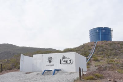 Durante esta visita, Homero Martínez agradeció al Gobernador por la colaboración para poner en funcionamiento el Megatanque de Villa Juárez. (CORTESÍA)