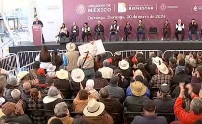 López Obrador, en su visita a Durango, además del tema de la planta potabilizadora, anunció un incremento de becas para los diferentes niveles educativos. (INTERNET)