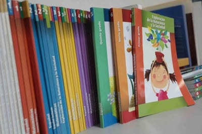 Los nuevos libros de texto gratuitos (LTG) de la SEP federal se encuentran resguardados en almacenes de la Secretaría de Educación estatal.