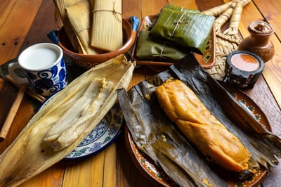 Evita una intoxicación alimentaria por comer tamales crudos (ESPECIAL)