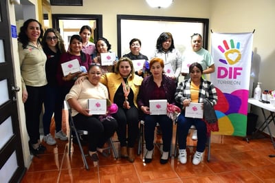 El DIF Torreón y la fundación Claudia Murra entregaron prótesis para sobrevivientes de cáncer de mama, con el objetivo de mejorar su calidad de vida. (EL SIGLO DE TORREÓN)