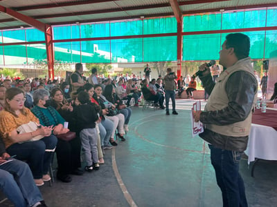 Ayer se llevó a cabo la entrega de las tarjetas del Banco de Bienestar, a los comités de 320 planteles de nivel básico de Torreón. (EL SIGLO DE TORREÓN)