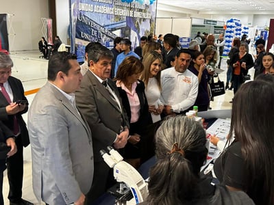 Participan más de 52 escuelas en la Expo Orienta 2024, que se inauguró ayer en Gómez Palacio. (CORTESÍA)
