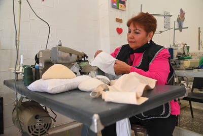 Quienes quieran aprender a elaborar prótesis de manera artesanal pueden acudir al Centro Comunitario La Esperanza, ubicado en la colonia del mismo nombre.