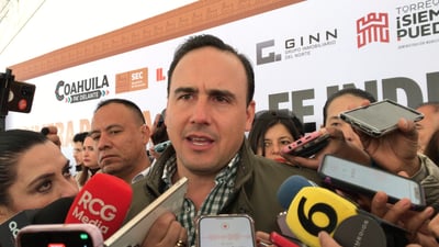 Sigue habiendo colaboración entre panistas y el PRI, dijo el gobernador Manolo Jiménez. (FERNANDO COMPEÁN / EL SIGLO DE TORREÓN)