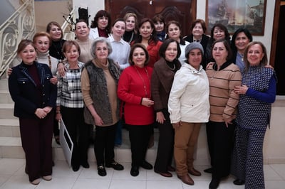 Socias del Club de Jardinería Geranio durante su reunión mensual (EL SIGLO DE TORREÓN / VAYRON INFANTE)