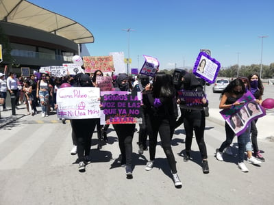 Marcha de mujeres en Gómez Palacio. (ARCHIVO)