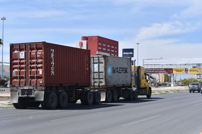Los camiones de doble remolque ya no podrán circular por el periférico Raúl López Sánchez.