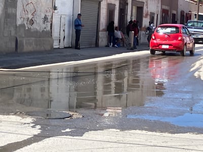 Imagen Otra vez brotan aguas negras en el Centro de Matamoros