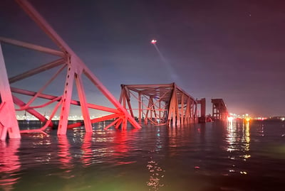 Puente de Baltimore derrumbado luego del impacto de un barco. (EFE)