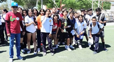 Imagen Con torneo de futbol, buscan que estudiantes de San Pedro establezcan lazos de amistad