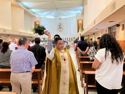 Imagen Fieles celebran resurrección de Jesús en Catedral del Carmen de Torreón