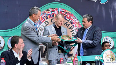 Imagen Serhii Bohachuk recibe cinturón WBC en Las Vegas