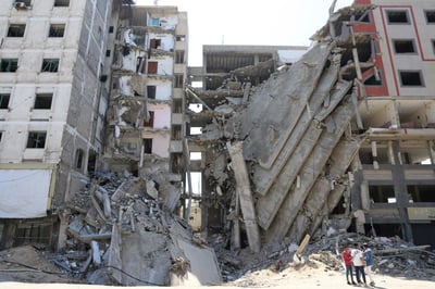 Restos del National Islamic Bank en en barrio de Remal, luego de ser destruido por el Ejército israelí en la invasión a la Ciudad de Gaza. (ARCHIVO)