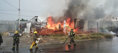 Imagen Colapsa hogar tras fuerte incendio en Saltillo