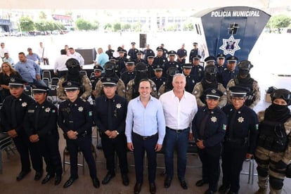 Durante la entrega, el gobernador Manolo Jiménez resaltó la importancia de la labor municipal en materia de seguridad.