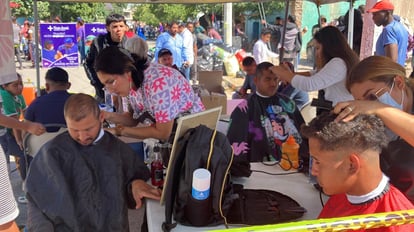 Cáritas Gómez Palacio realizó la primera Estación Móvil de Amor en apoyo a los cientos de migrantes varados en Gómez Palacio.