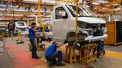 'Nearshoring' y consumo mejoran expectativas de crecimiento de la economía mexicana en 2023