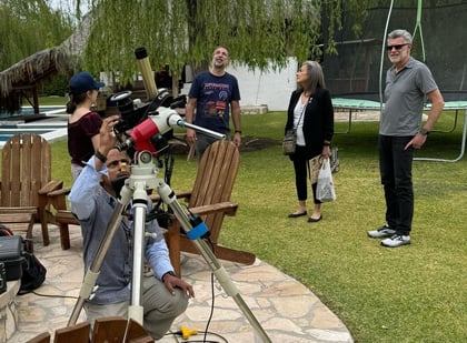 El doctor Alejandro Farah Simón publicó su experiencia en el trabajo de cobertura que realizó el pasado 8 de abril, con motivo del Eclipse Total de Sol.