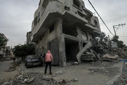 Edificio destruido por el Ejército israelí en el campamento de refugiados Al Bureije en la Franja de Gaza. (EFE)