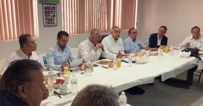 El alcalde Román Cepeda se reunió con empresarios del CLIP.
