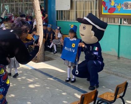 En una iniciativa de la Dirección de Seguridad Pública y Protección Ciudadana el municipio de Gómez Palacio, a través de su Agrupamiento Violeta, participó activamente en la Feria de Profesiones. (DIANA GONZÁLEZ)