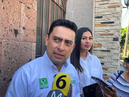 Se reunió el candidato a diputado federal Gerardo Villareal con empresarios de Lerdo.