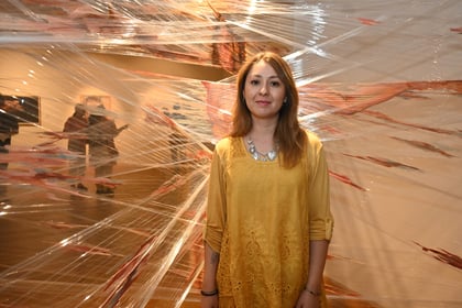 Anna López Anaya recopila una década de trabajo a través de 32 piezas artísticas (EL SIGLO DE TORREÓN / RAMÓN SOTOMAYOR)