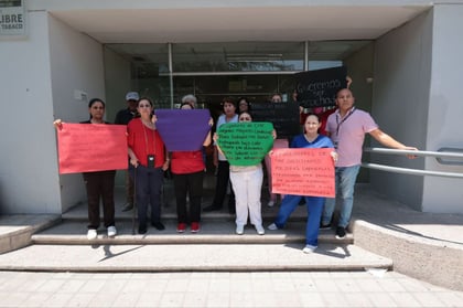 Protestan por falta de aire acondicionado clínica del Issste de Torreón