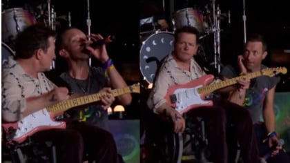 Michael J. Fox sorprende al aparecer junto a Coldplay en el festival Glastonbury