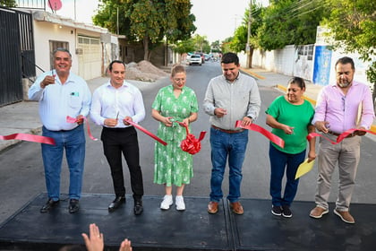 Alcalde de Lerdo entrega obras de pavimentación en cuatro vialidades