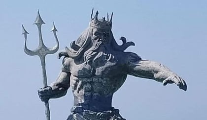 Viral: Piden traer estatua de Poseidón a La Laguna para 'atraer' más lluvias