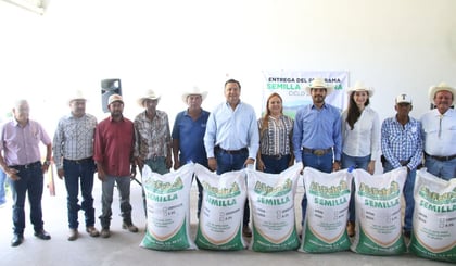 Comienza el programa de siembra de avena en ejido de Arteaga